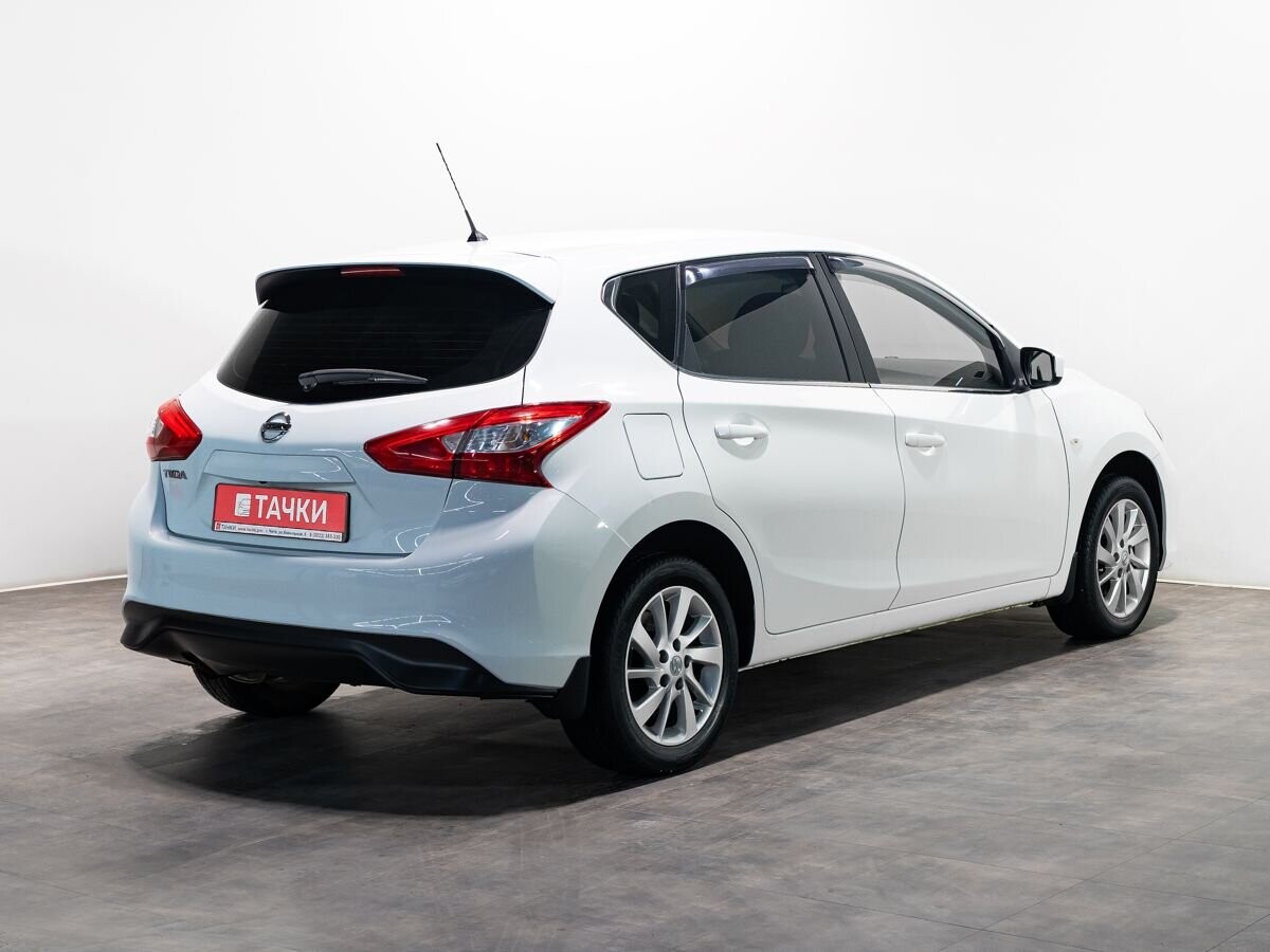 Nissan Tiida 2015 - фото автомобиля