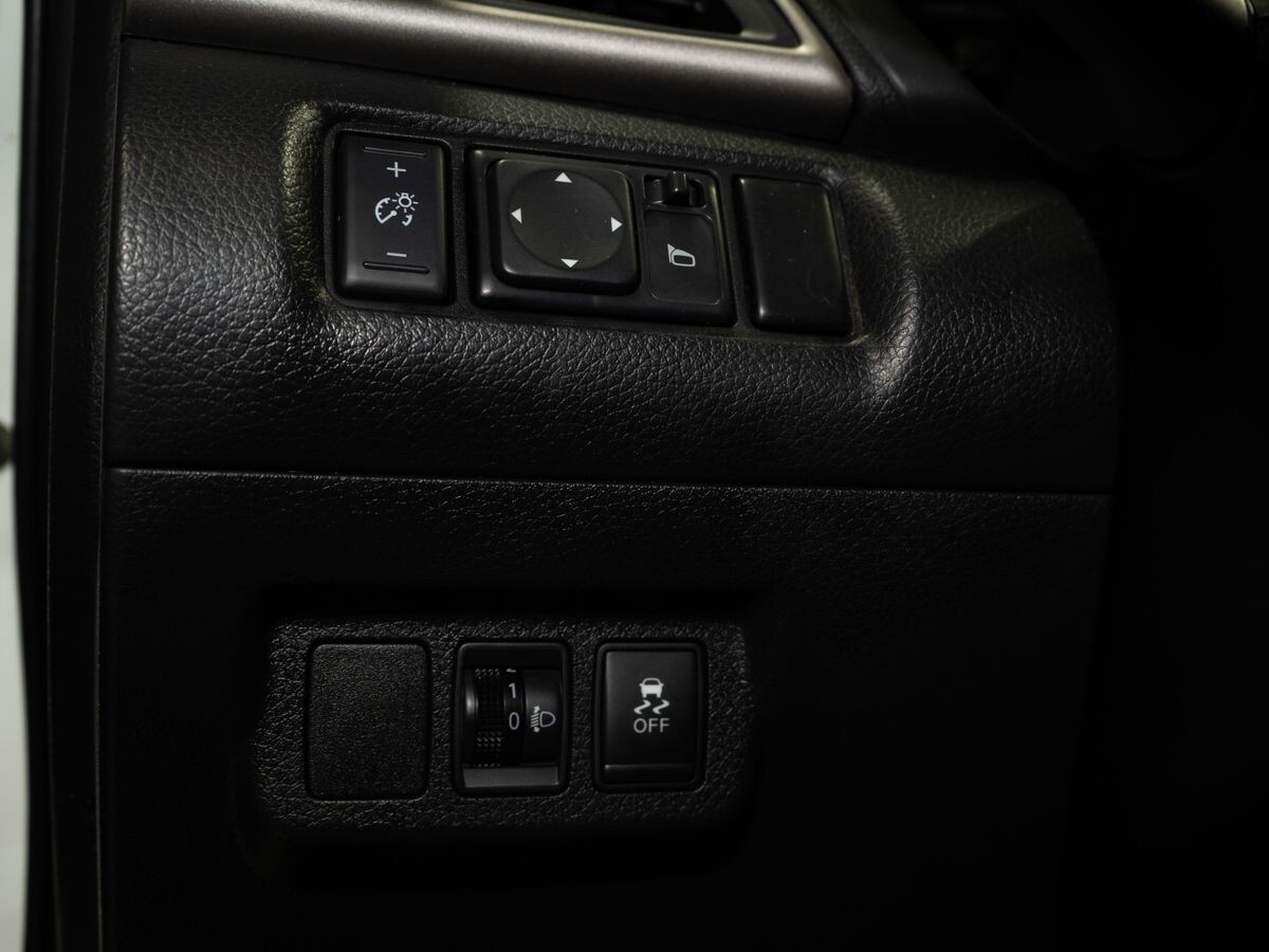 Nissan Tiida 2015 - фото автомобиля