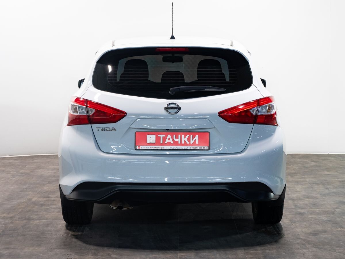 Nissan Tiida 2015 - фото автомобиля