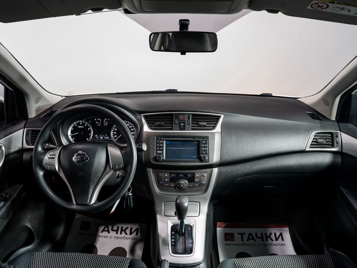 Nissan Tiida 2015 - фото автомобиля