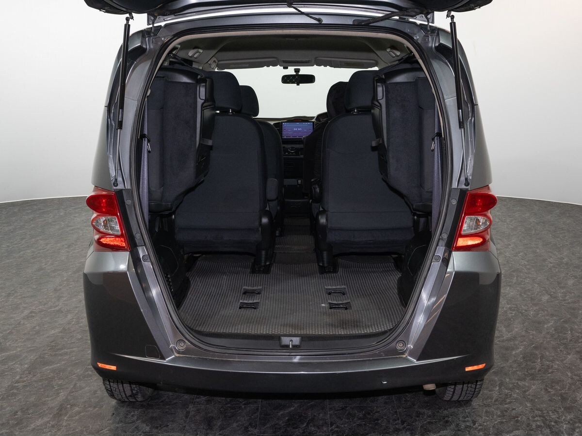 Honda Freed 2009 - фото автомобиля