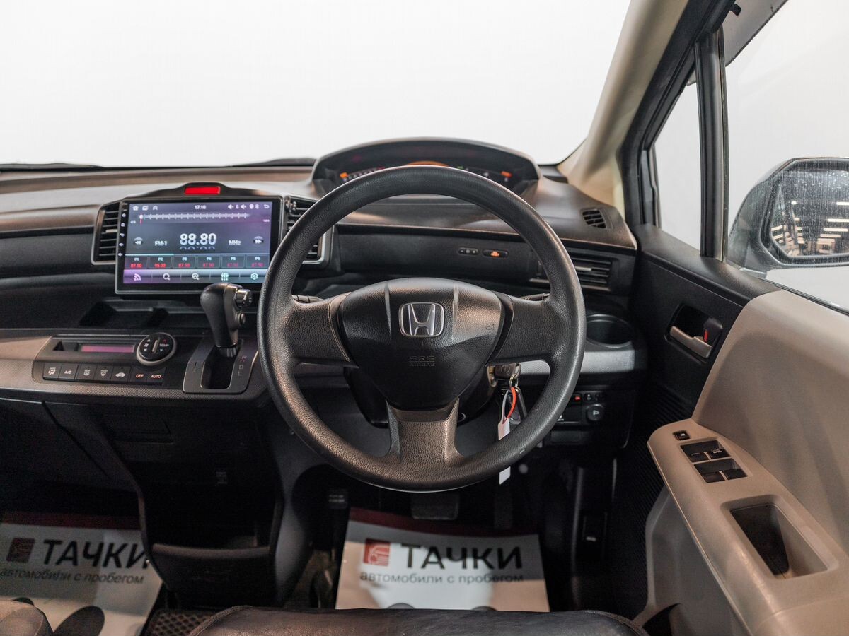 Honda Freed 2009 - фото автомобиля