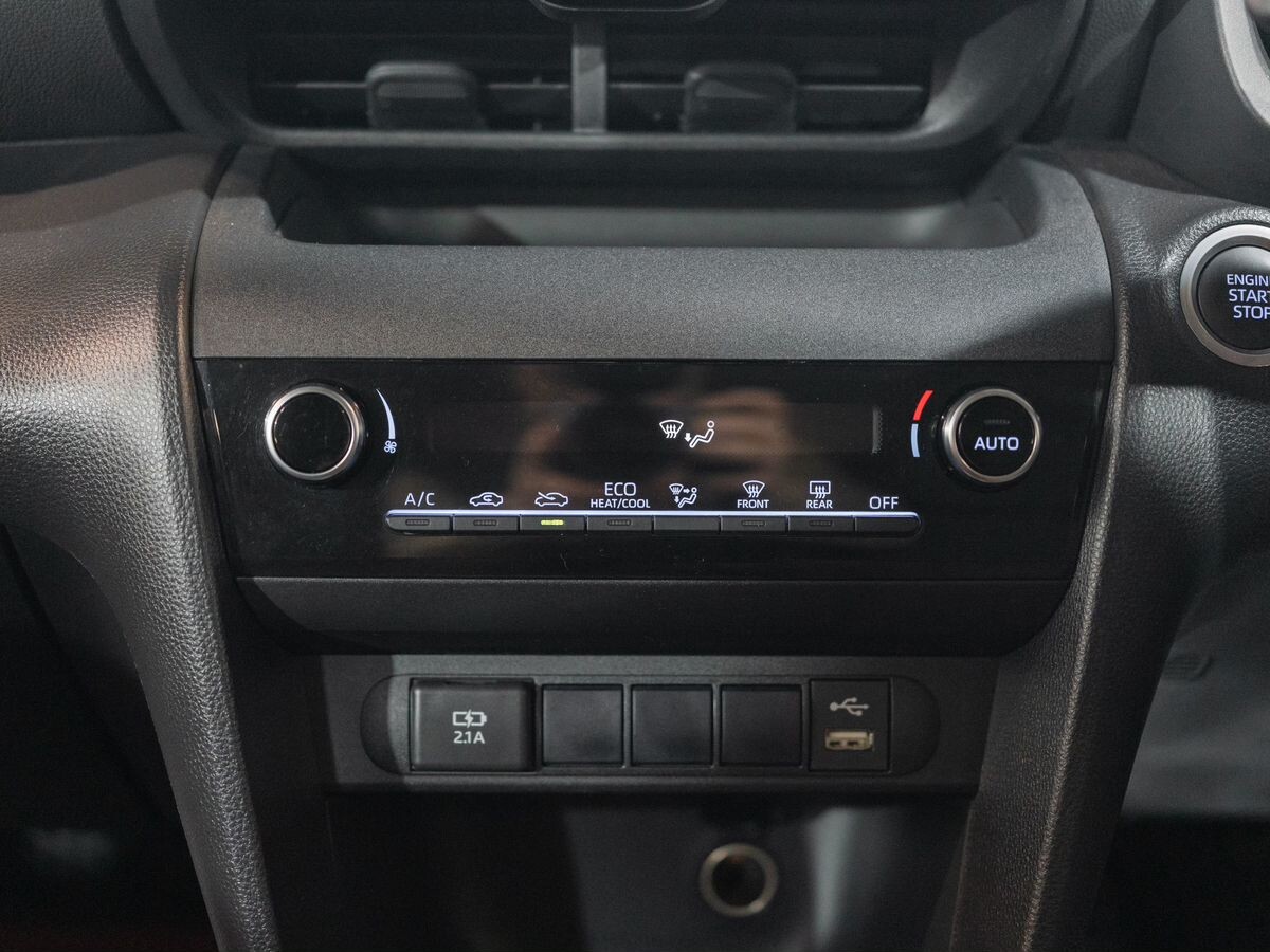 Toyota Yaris Cross 2021 - фото автомобиля