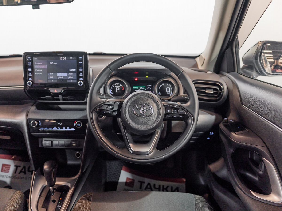 Toyota Yaris Cross 2021 - фото автомобиля