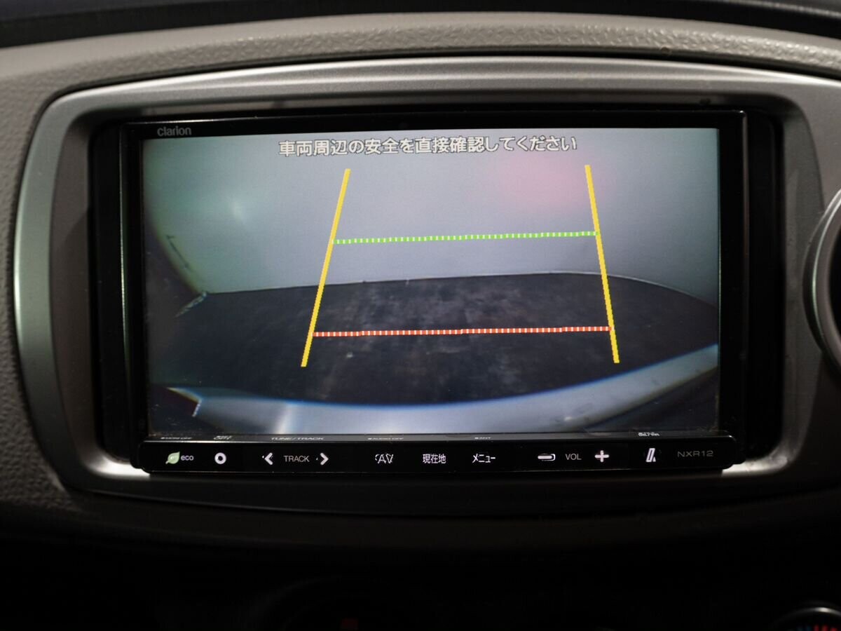 Toyota Vitz 2013 - фото автомобиля