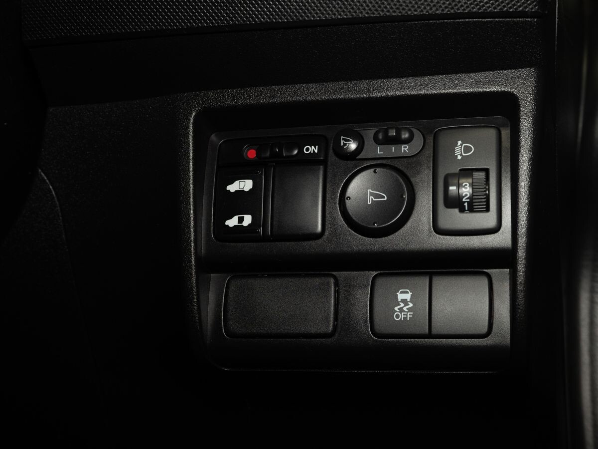 Honda Freed 2012 - фото автомобиля