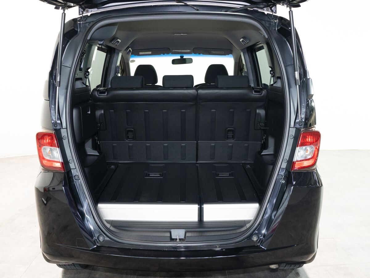 Honda Freed 2012 - фото автомобиля