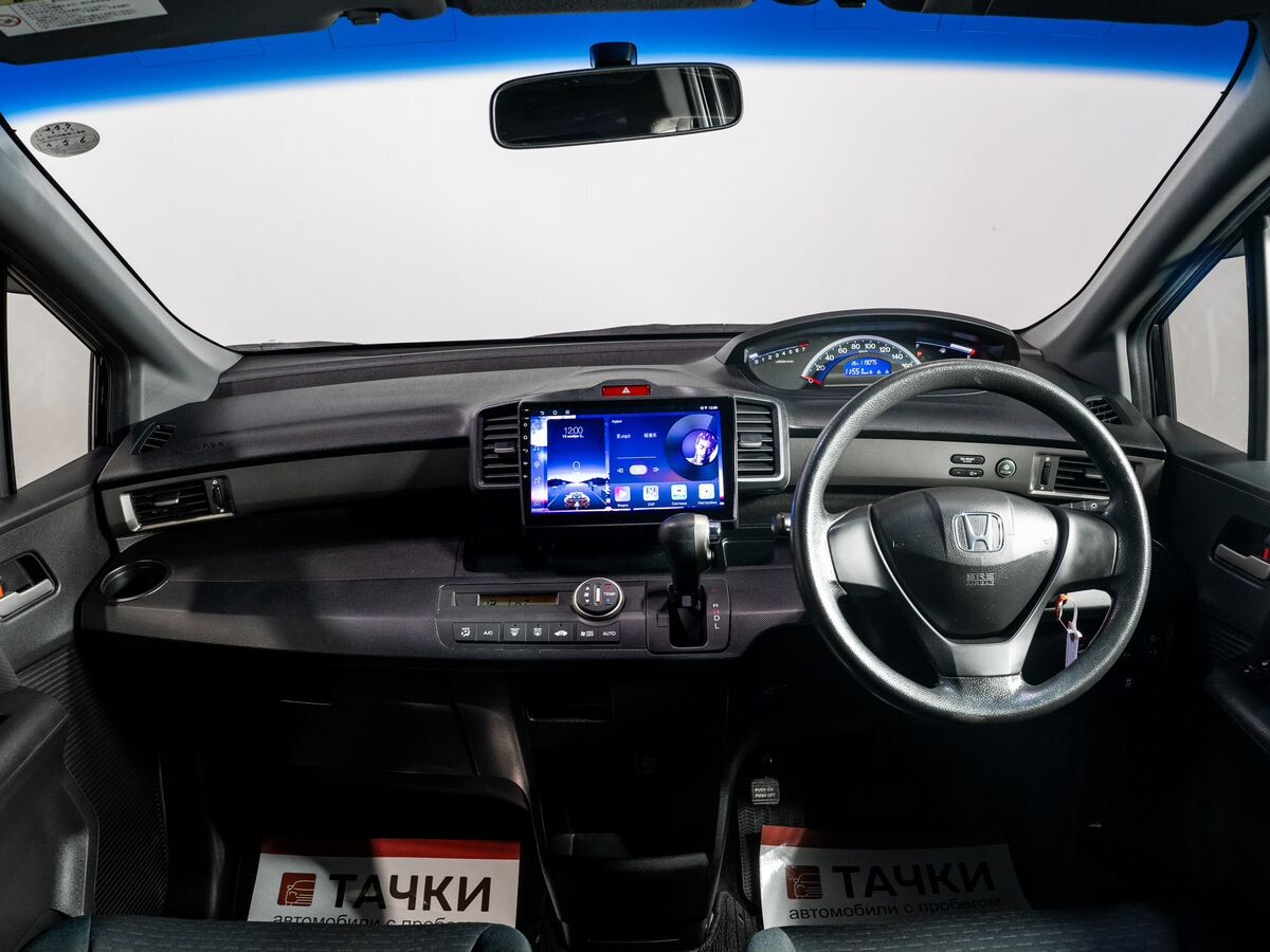 Honda Freed 2012 - фото автомобиля