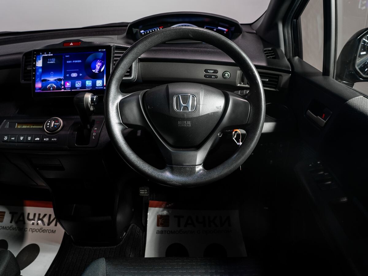Honda Freed 2012 - фото автомобиля