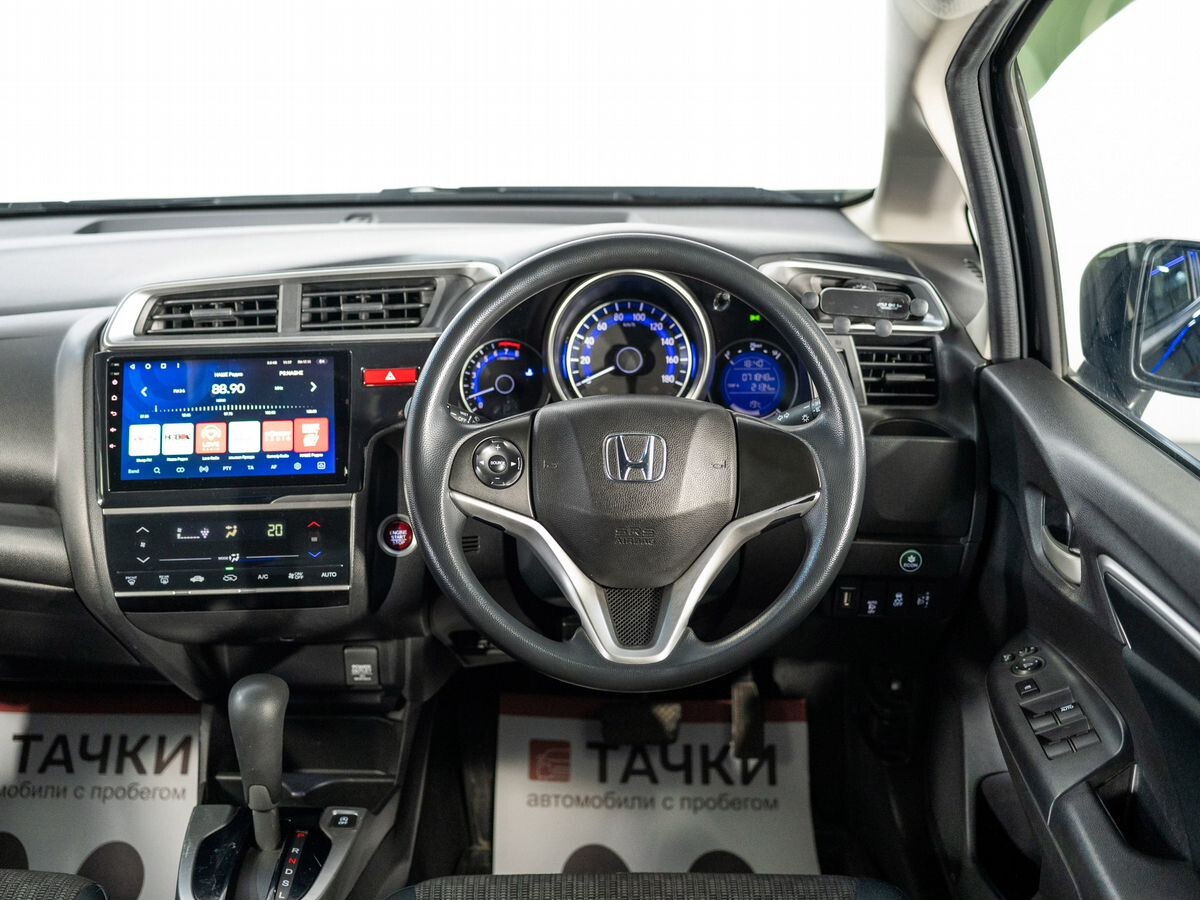 Honda Fit 2017 - фото автомобиля