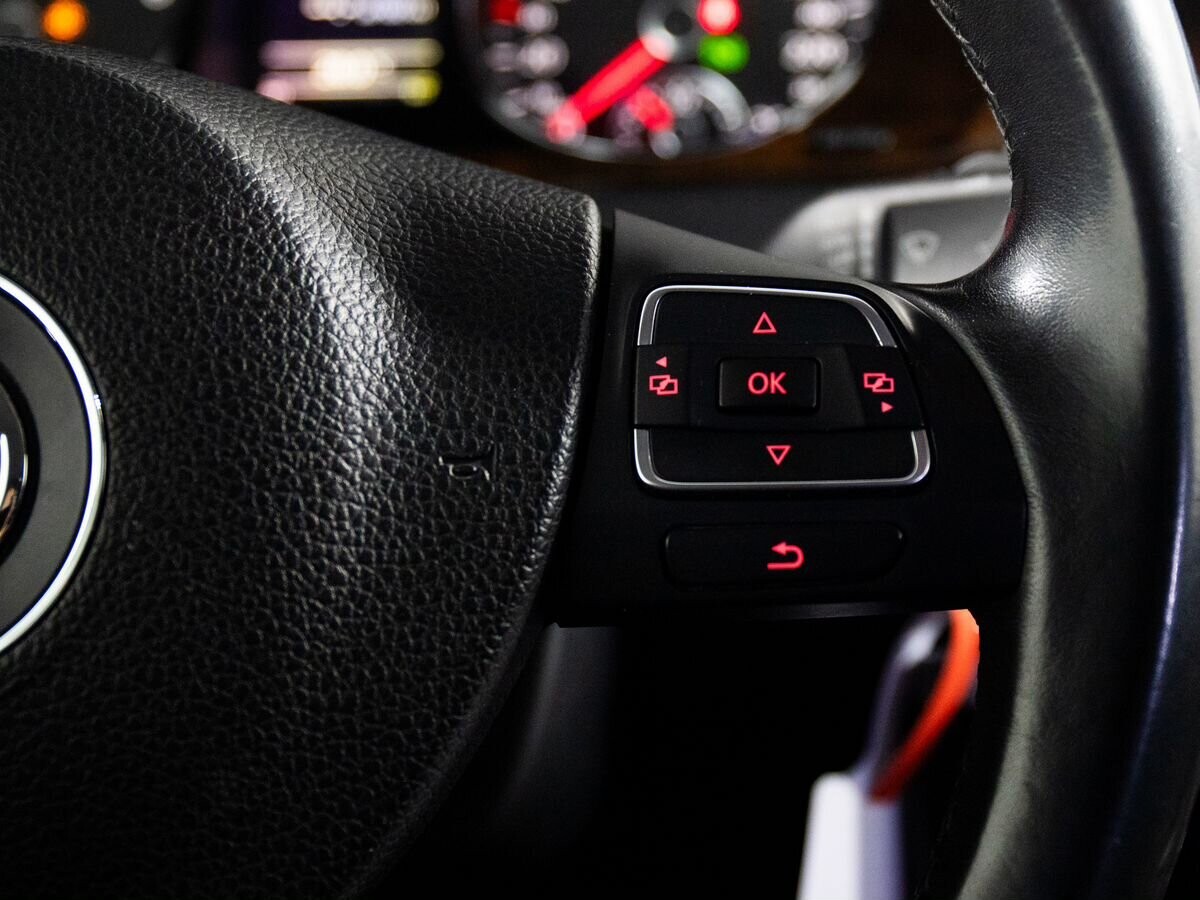 Volkswagen Passat CC 2012 - фото автомобиля