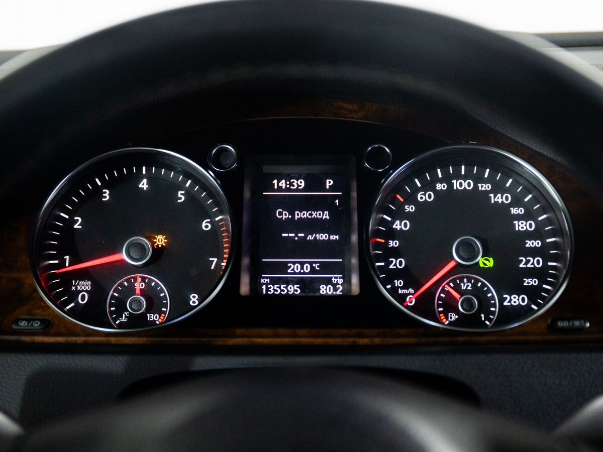 Volkswagen Passat CC 2012 - фото автомобиля