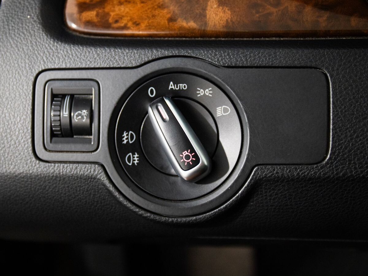 Volkswagen Passat CC 2012 - фото автомобиля