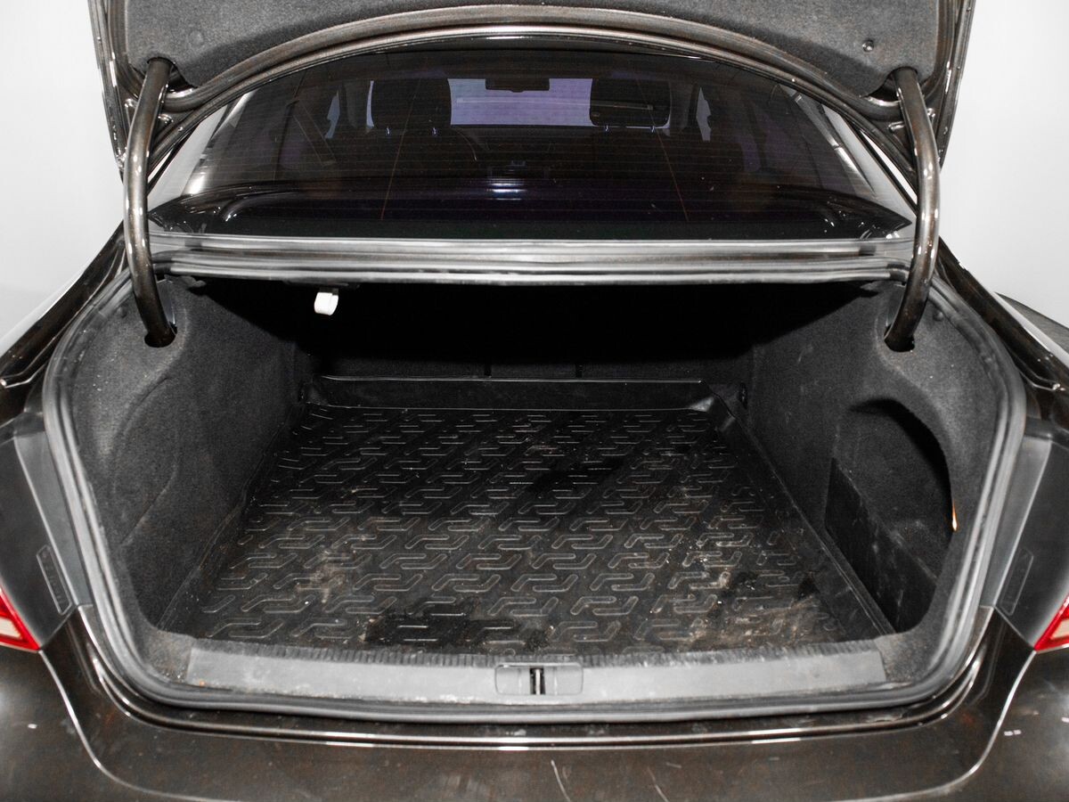 Volkswagen Passat CC 2012 - фото автомобиля