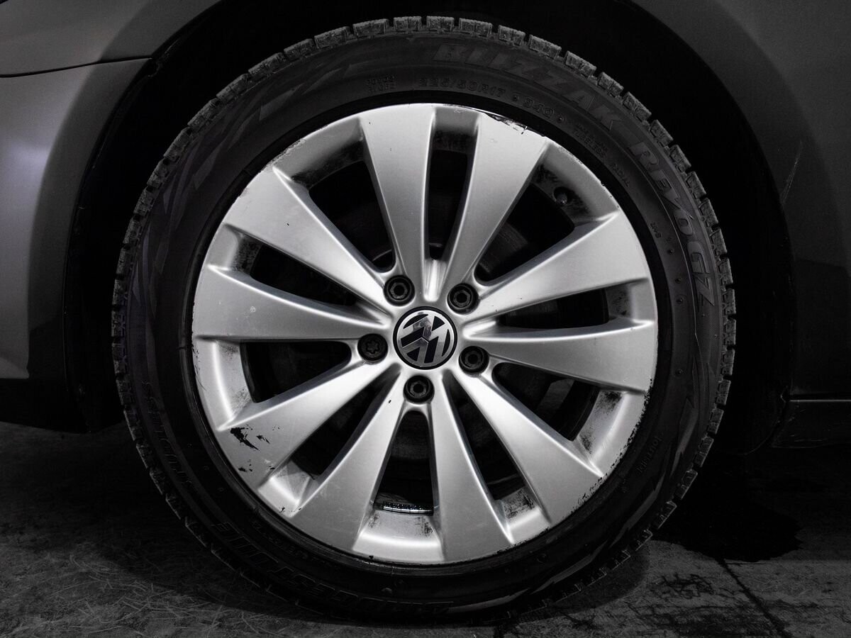 Volkswagen Passat CC 2012 - фото автомобиля