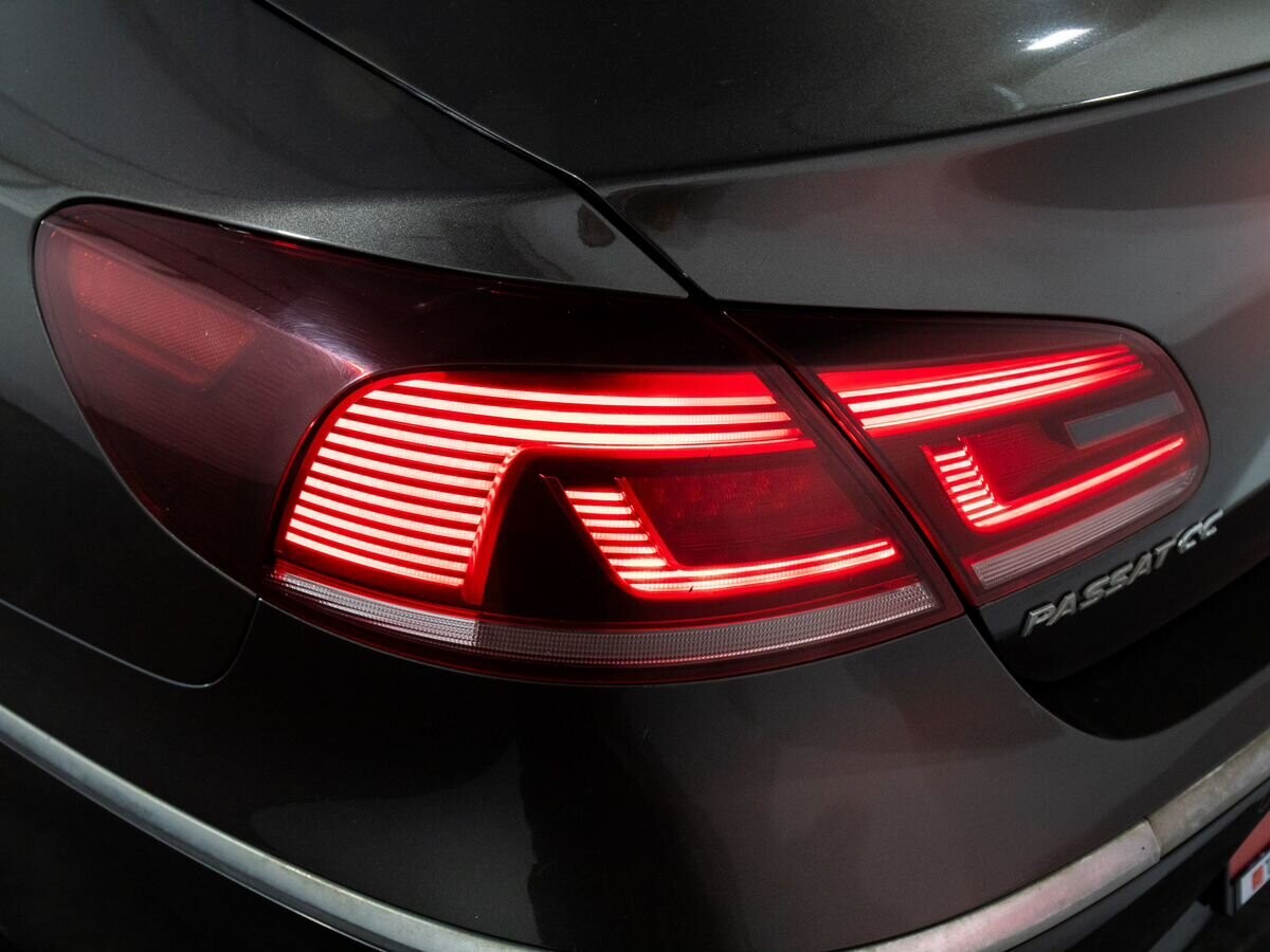 Volkswagen Passat CC 2012 - фото автомобиля