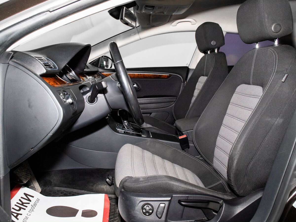 Volkswagen Passat CC 2012 - фото автомобиля