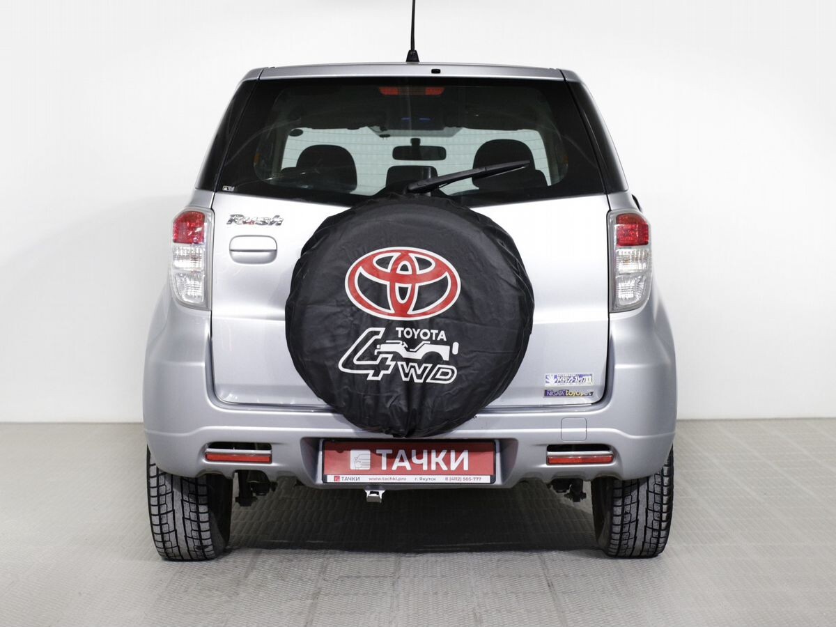 Toyota Rush 2016 - фото автомобиля