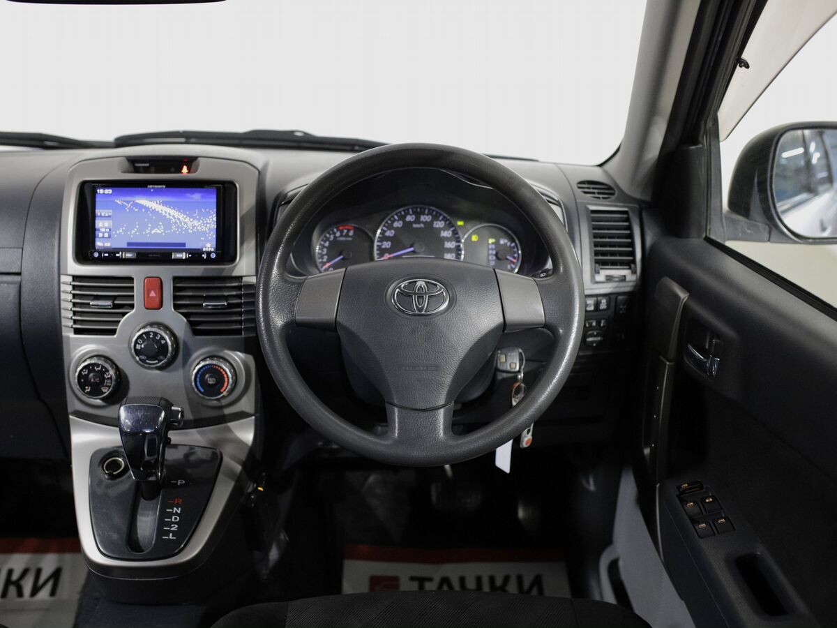 Toyota Rush 2016 - фото автомобиля