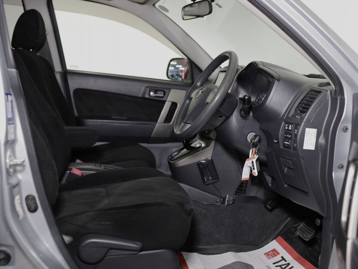 Toyota Rush 2016 - фото автомобиля