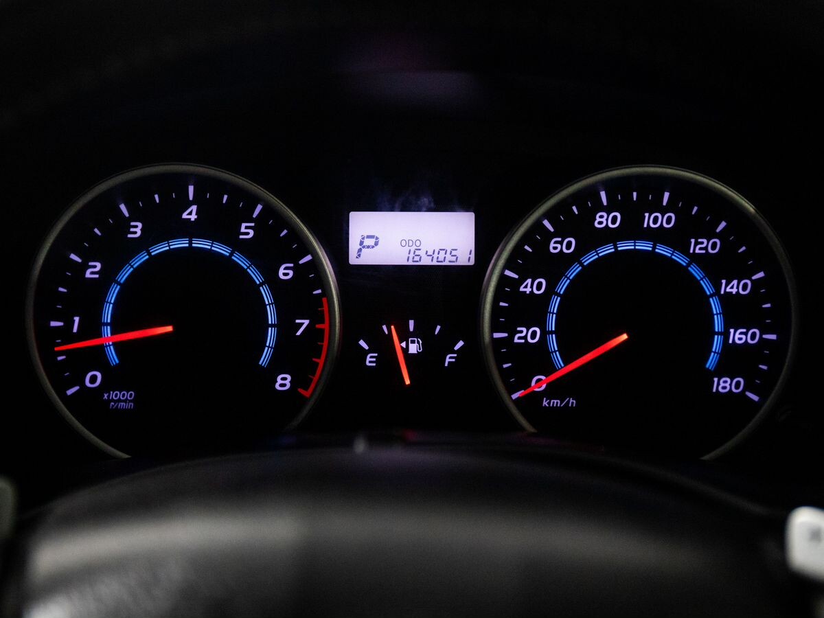 Toyota Wish 2010 - фото автомобиля