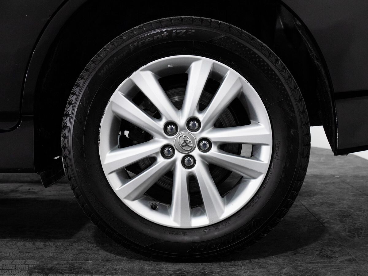 Toyota Wish 2010 - фото автомобиля