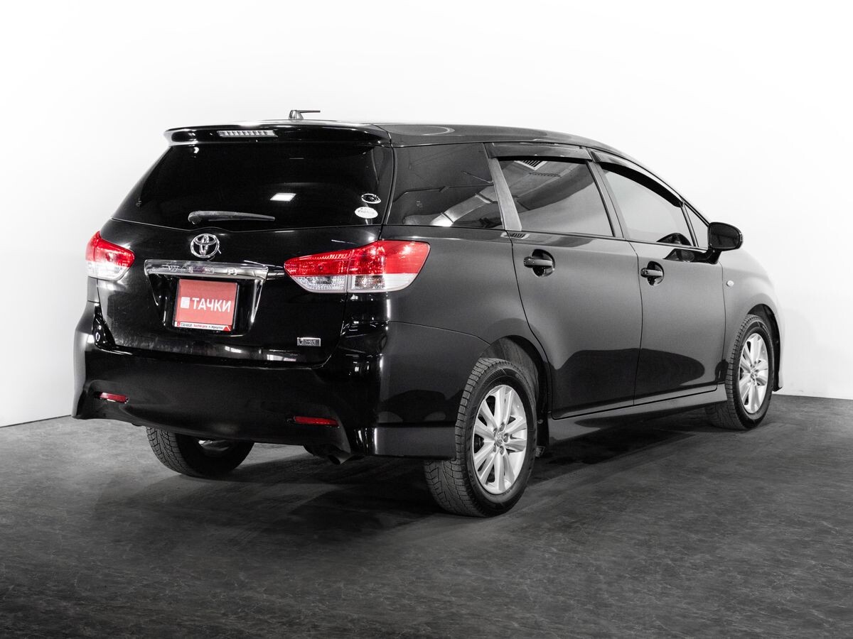 Toyota Wish 2010 - фото автомобиля