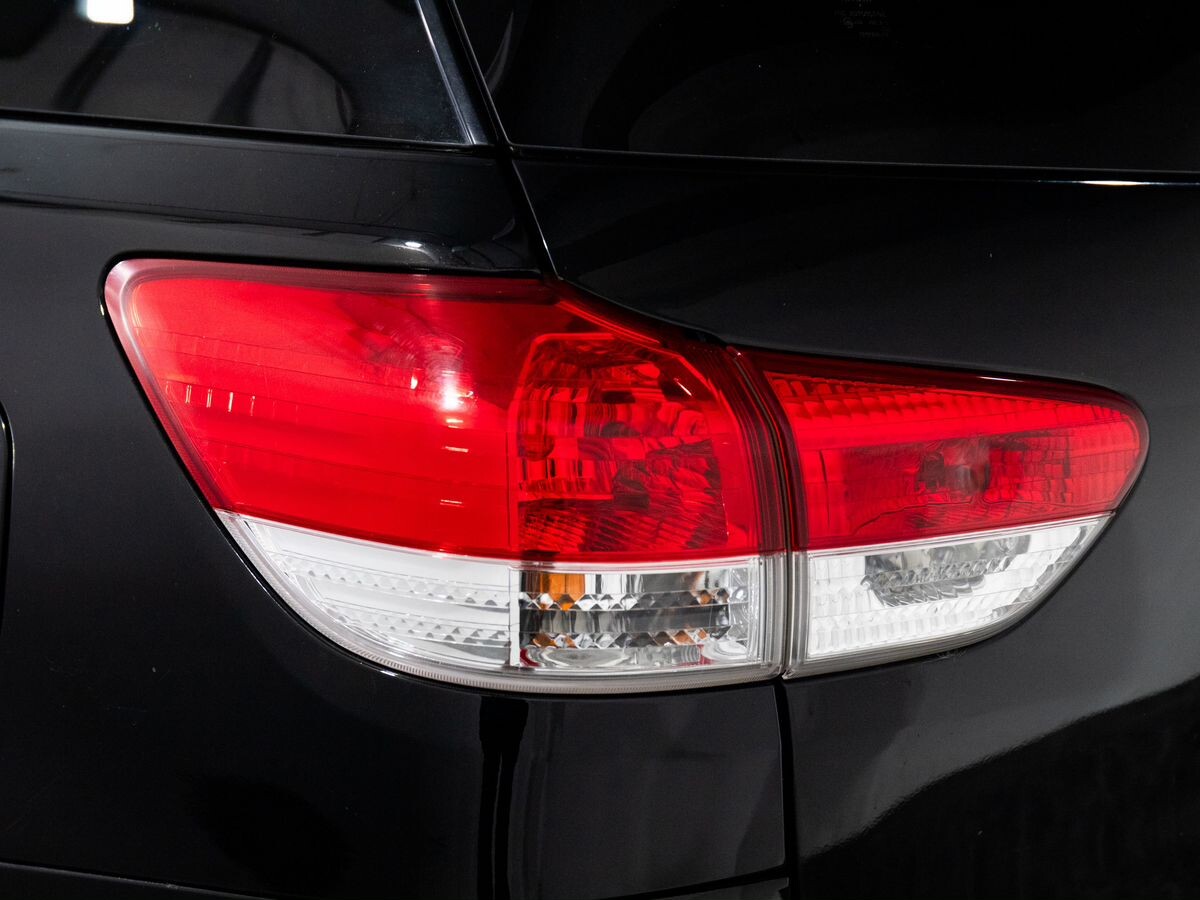 Toyota Wish 2010 - фото автомобиля