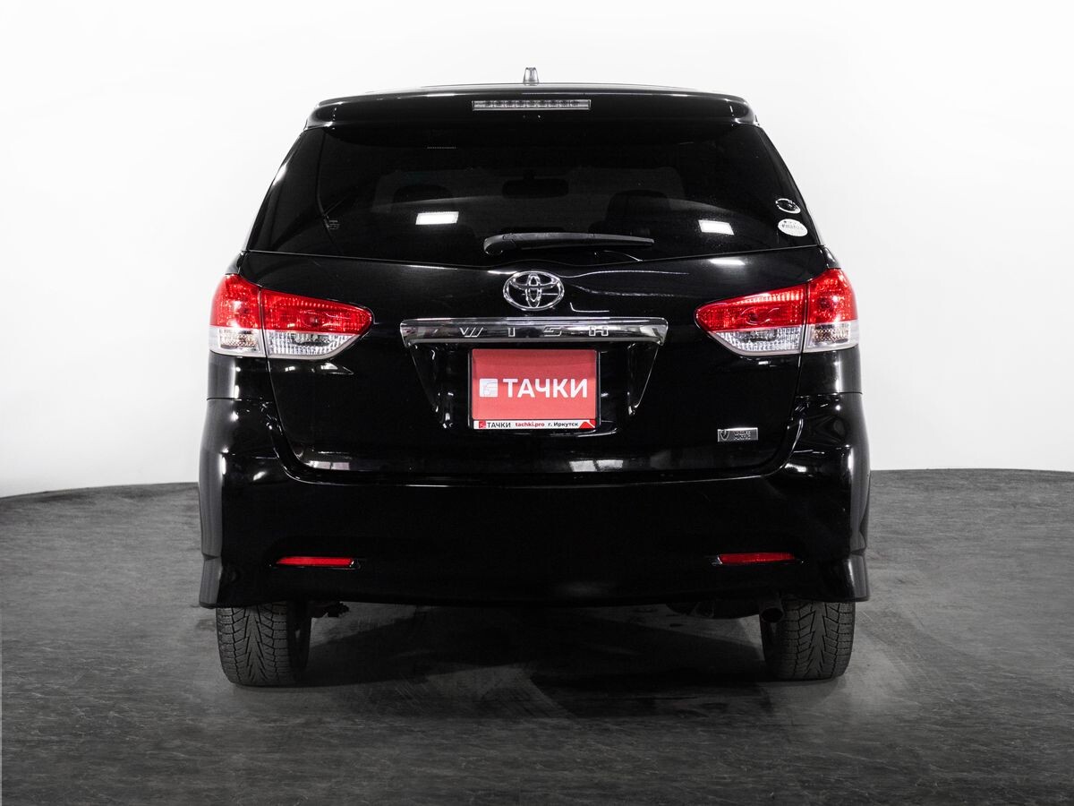 Toyota Wish 2010 - фото автомобиля