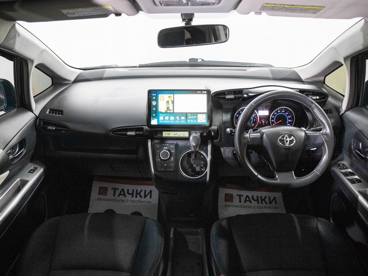 Toyota Wish 2010 - фото автомобиля