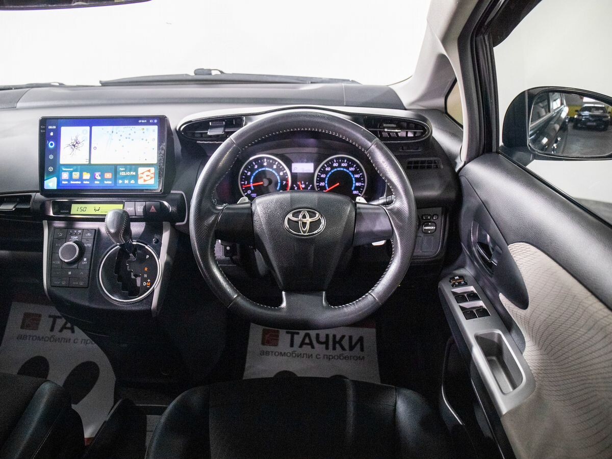 Toyota Wish 2010 - фото автомобиля