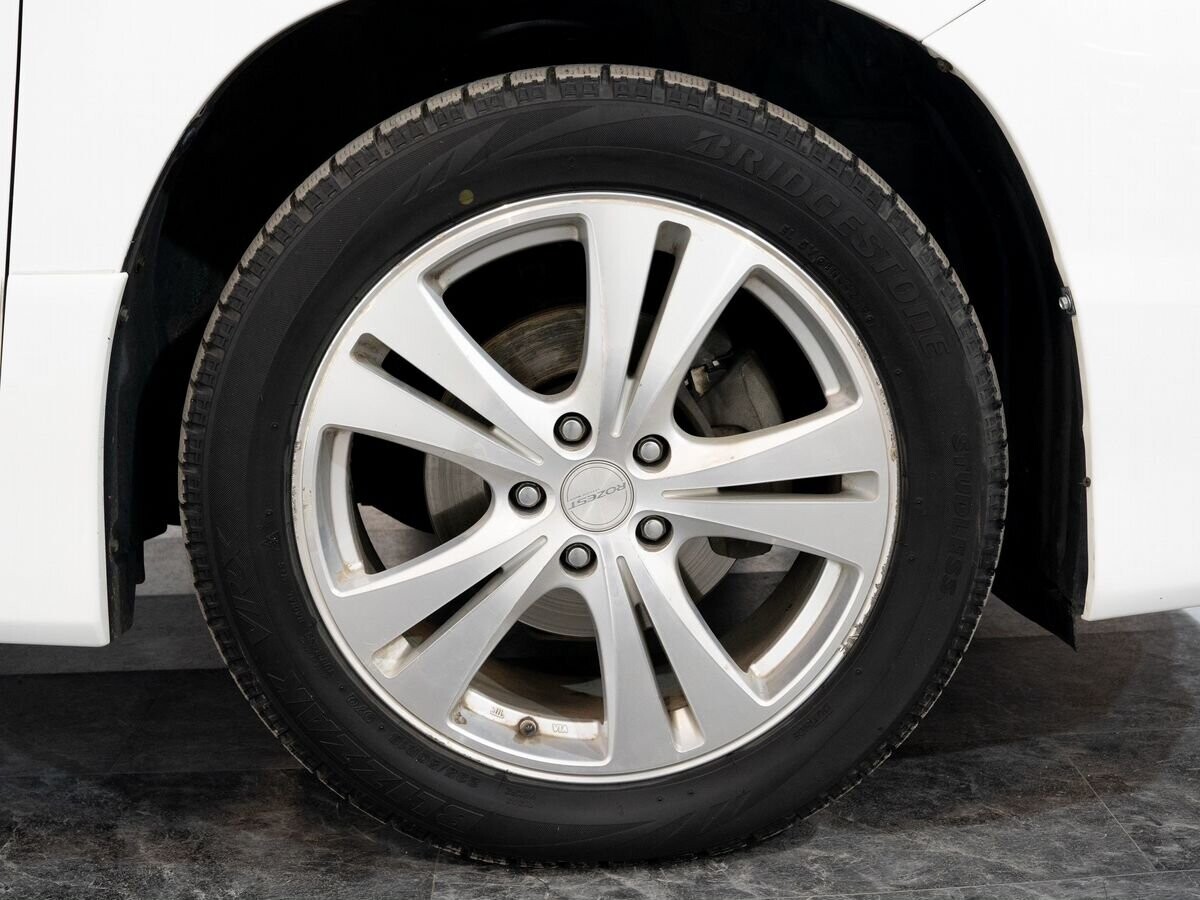 Toyota Vellfire 2009 - фото автомобиля