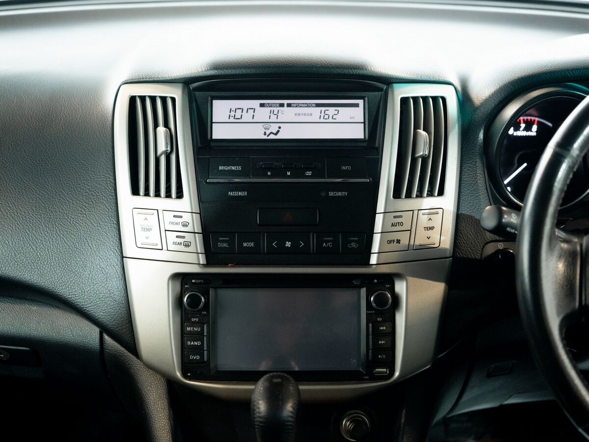 Toyota Harrier 2011 - фото автомобиля