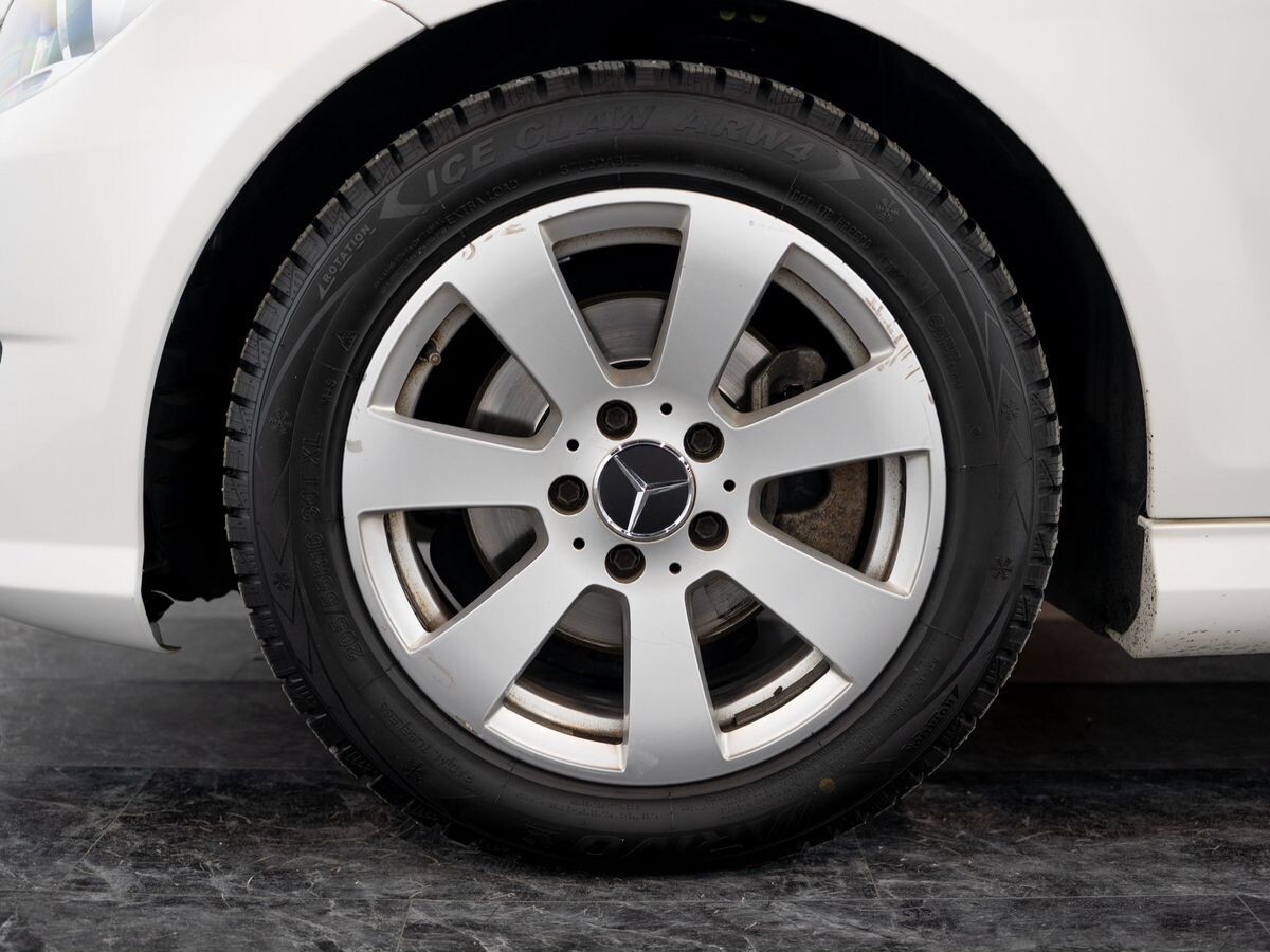 Mercedes-Benz C-Класс 2012 - фото автомобиля