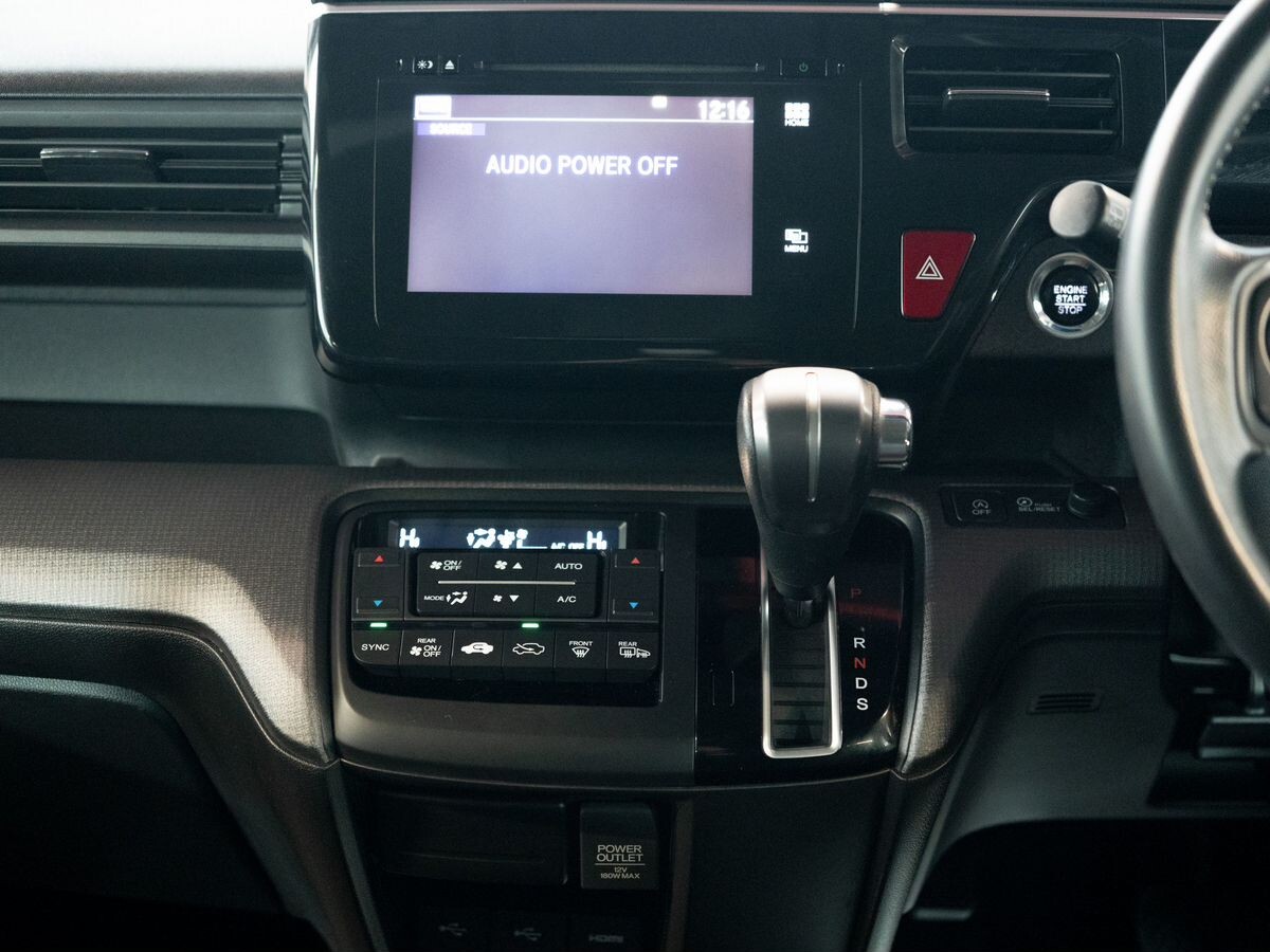 Honda Stepwgn 2016 - фото автомобиля