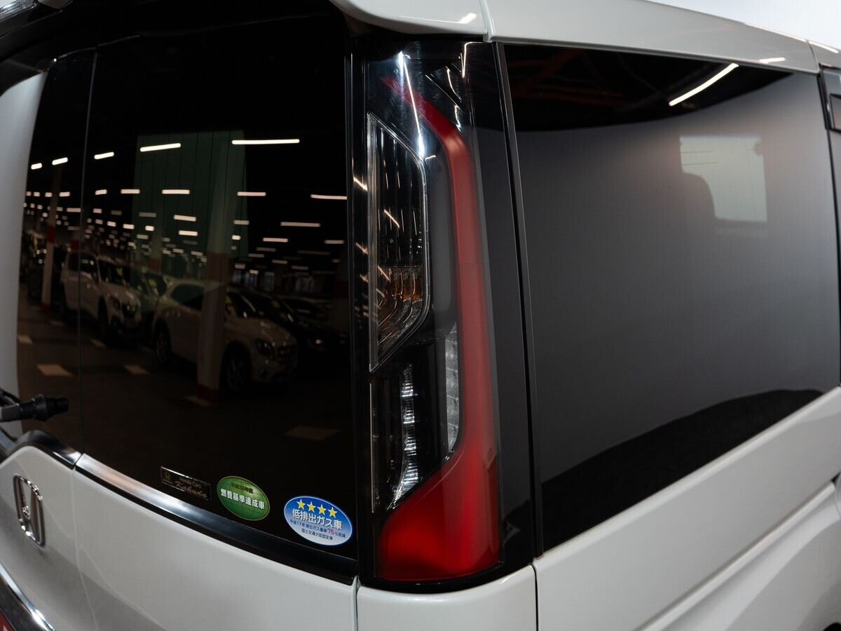 Honda Stepwgn 2016 - фото автомобиля