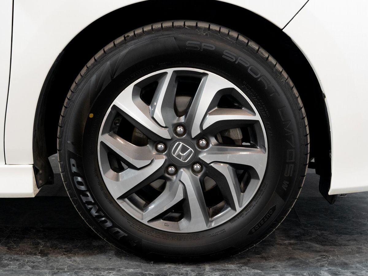 Honda Stepwgn 2016 - фото автомобиля