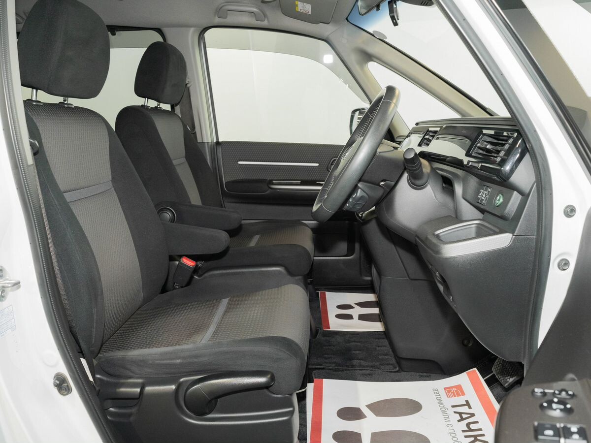 Honda Stepwgn 2016 - фото автомобиля