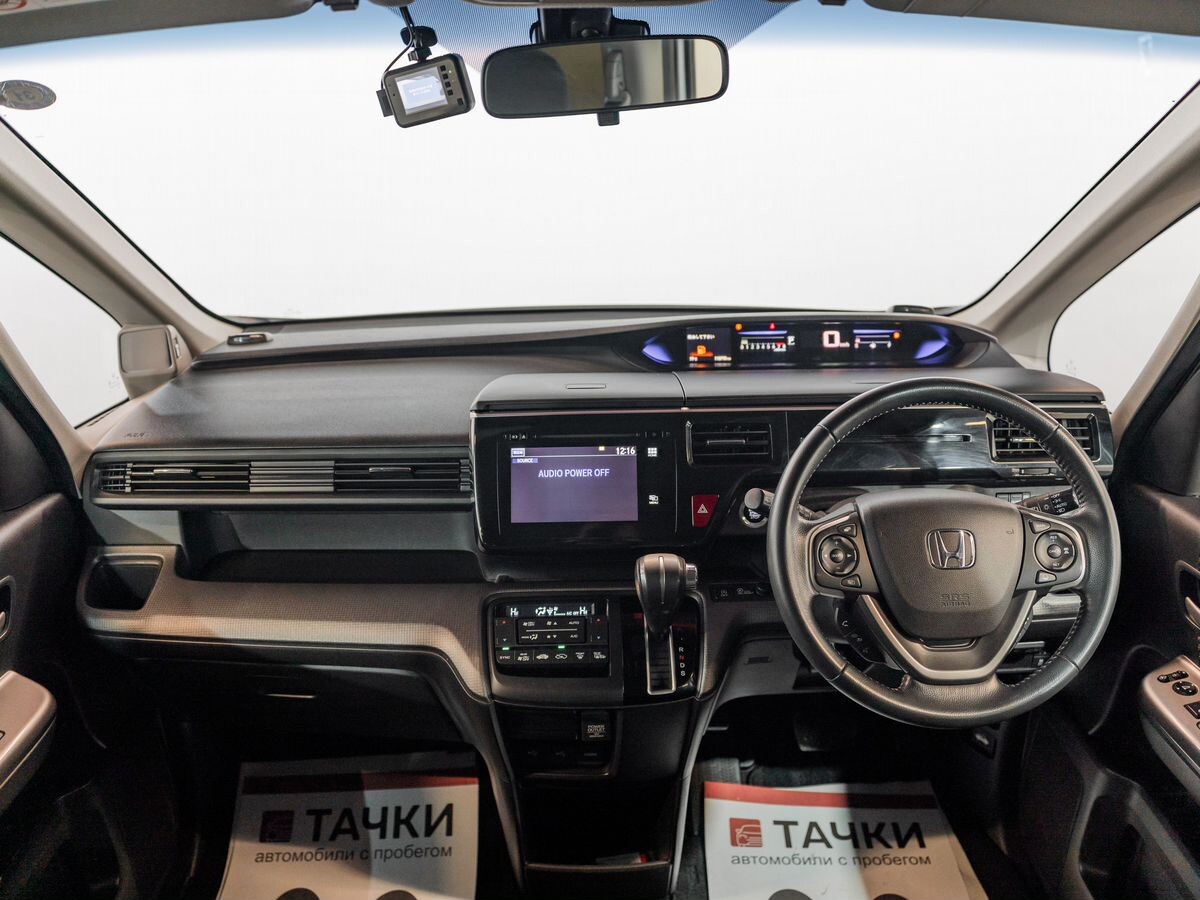 Honda Stepwgn 2016 - фото автомобиля