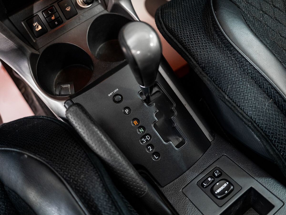 Toyota RAV4 2008 - фото автомобиля