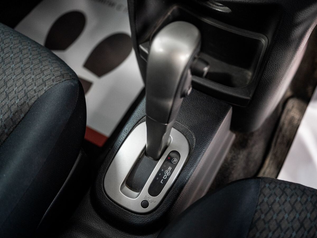 Nissan Note 2011 - фото автомобиля