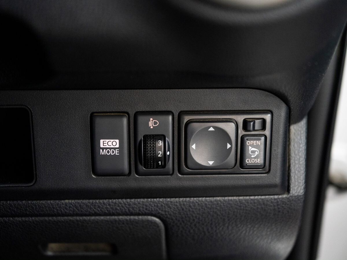 Nissan Note 2011 - фото автомобиля