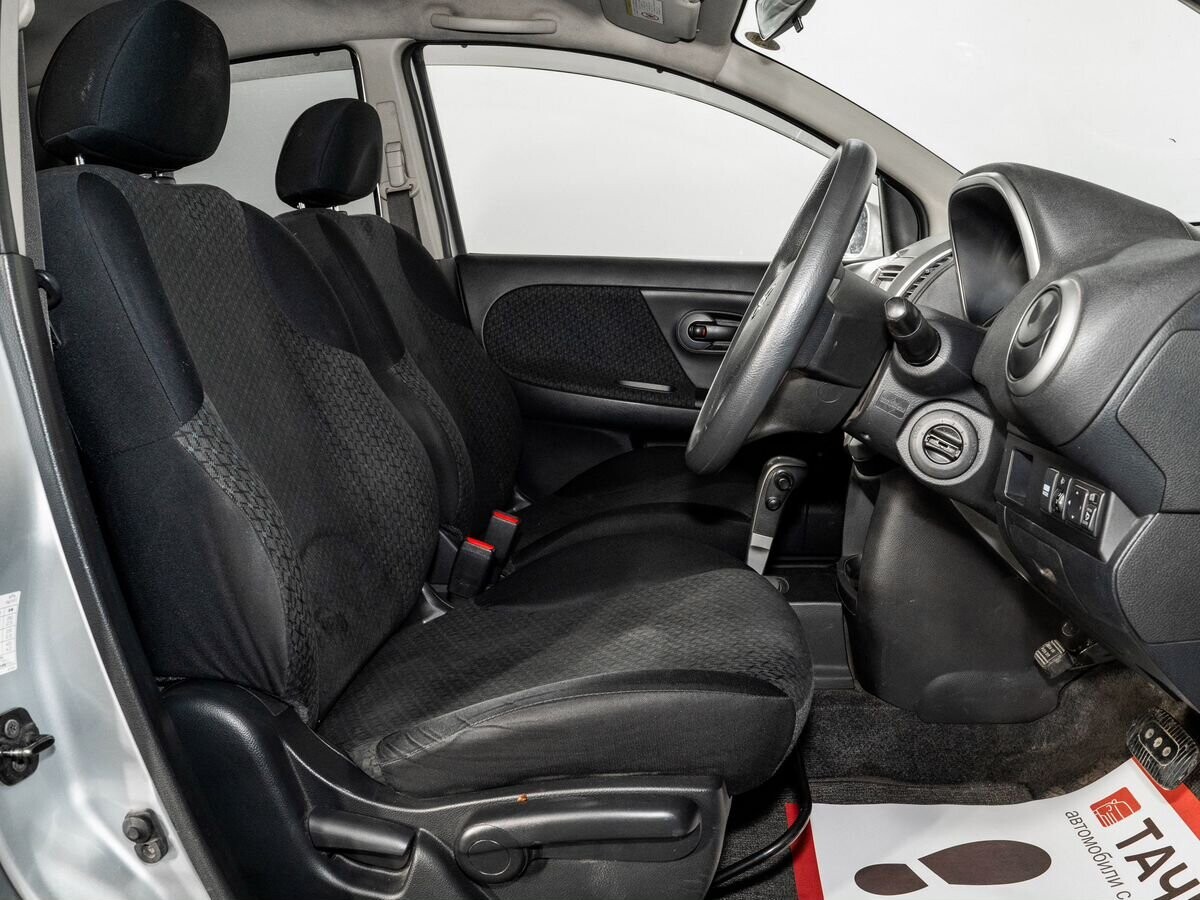 Nissan Note 2011 - фото автомобиля