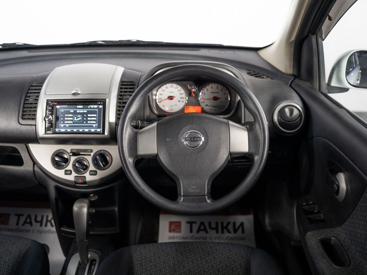 Nissan Note 2011 - фото автомобиля