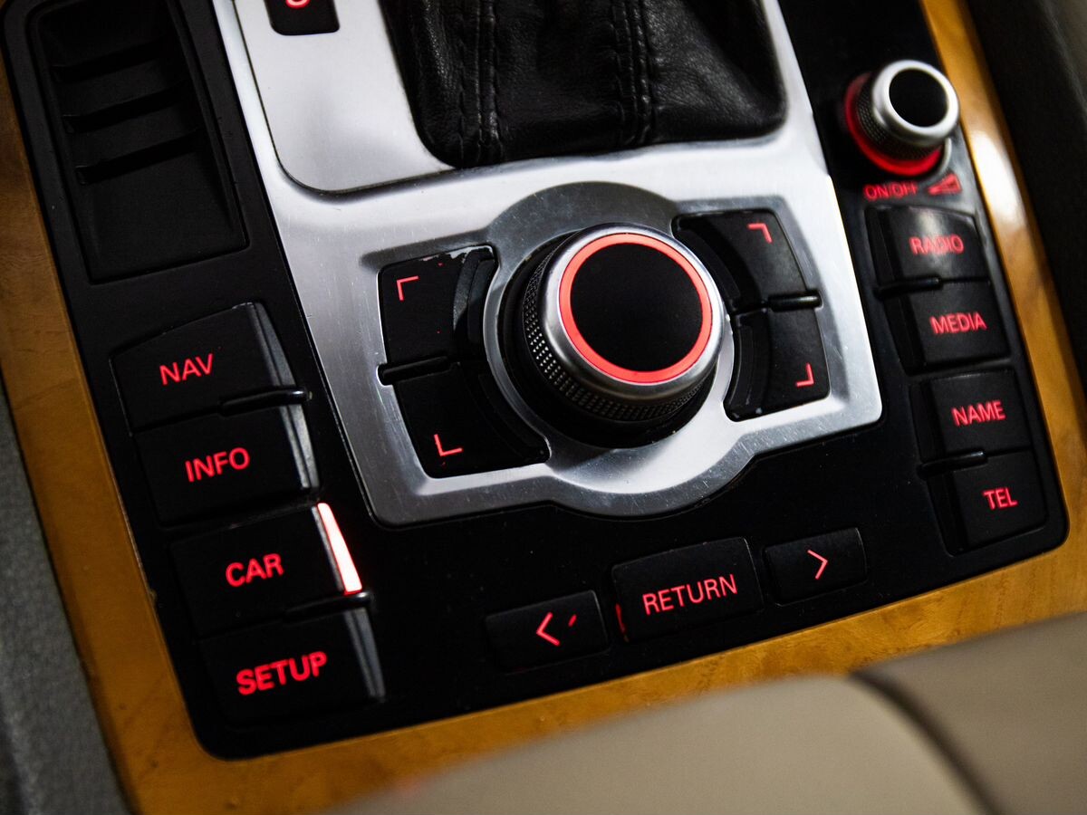 Audi Q7 2006 - фото автомобиля