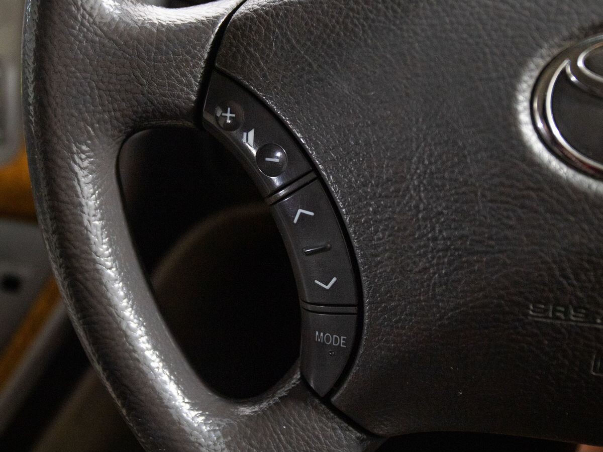 Toyota Alphard 2007 - фото автомобиля