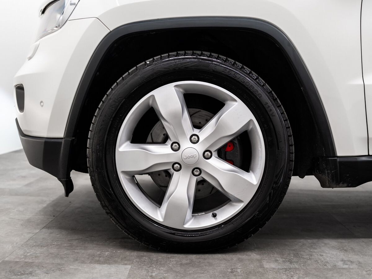 Jeep Grand Cherokee 2011 - фото автомобиля