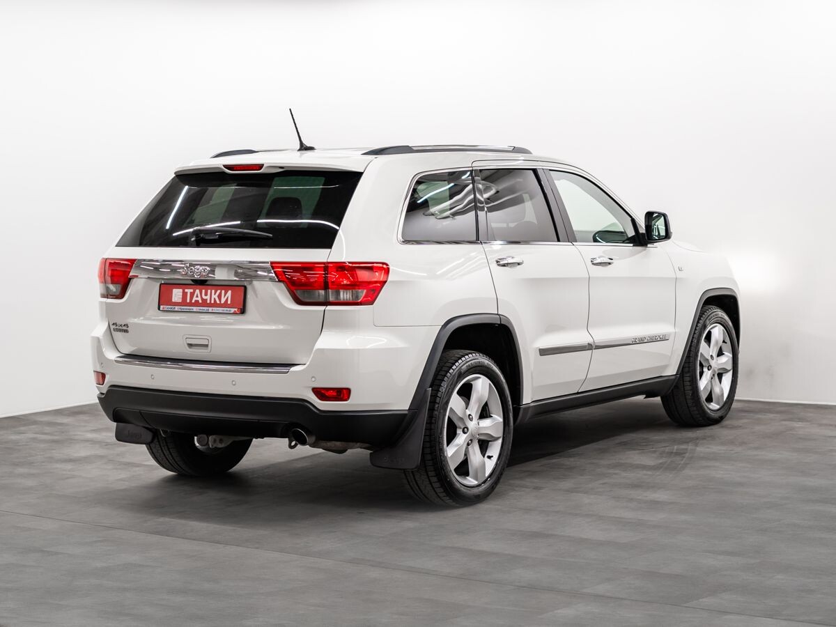 Jeep Grand Cherokee 2011 - фото автомобиля