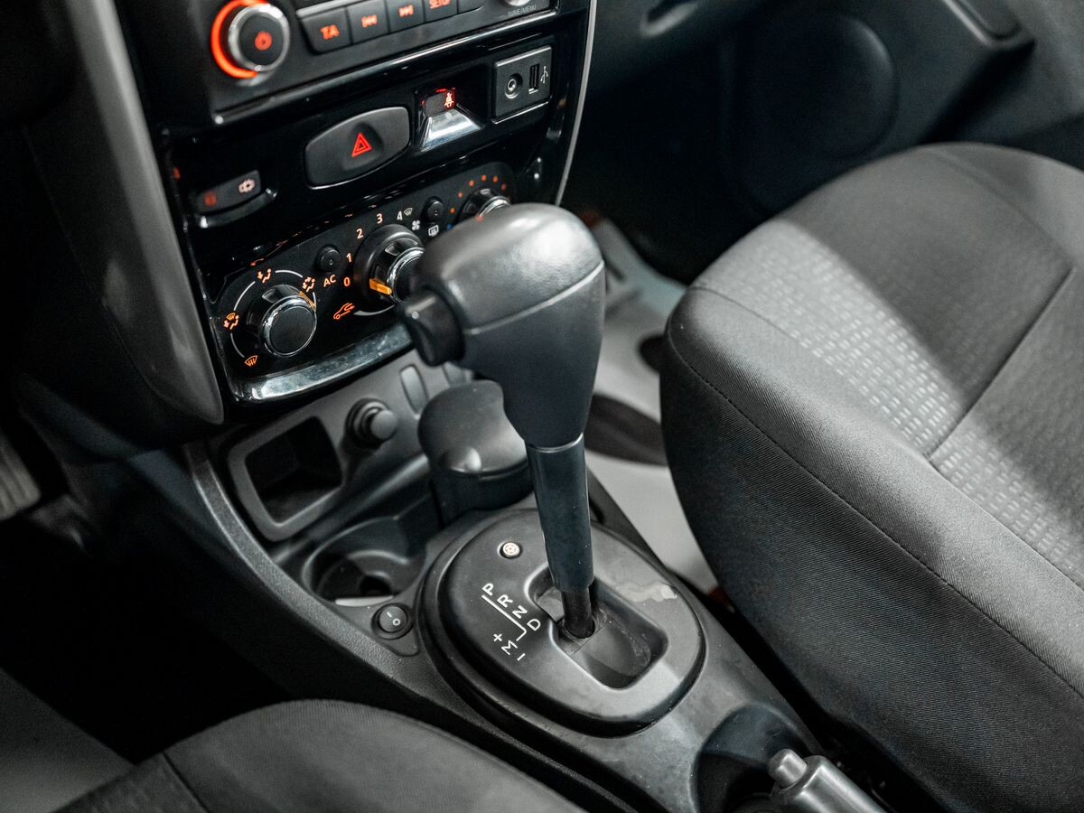 Nissan Terrano 2014 - фото автомобиля