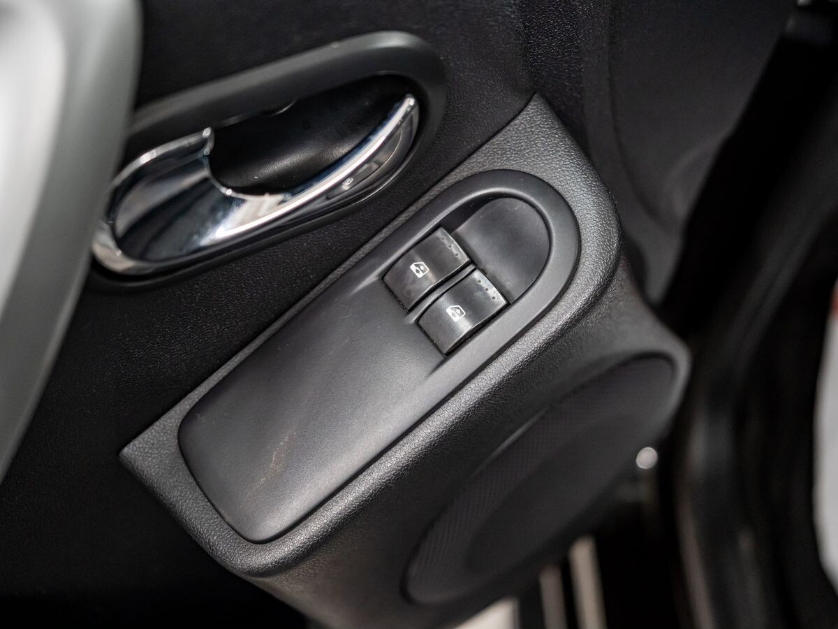 Nissan Terrano 2014 - фото автомобиля